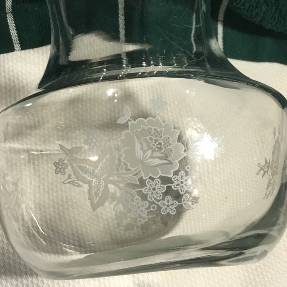 Vintage Clear Glass Vase With Etched Floral Design - Picture 3 of 9